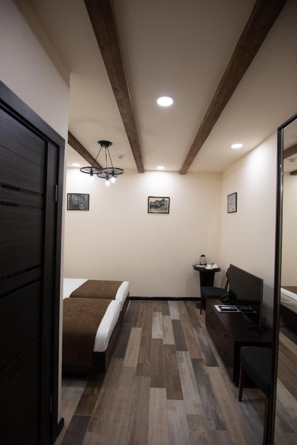 Boutique Living Hotel Ереван Екстериор снимка