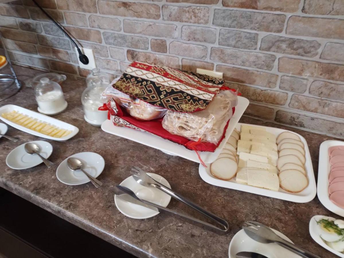 Boutique Living Hotel Ереван Екстериор снимка