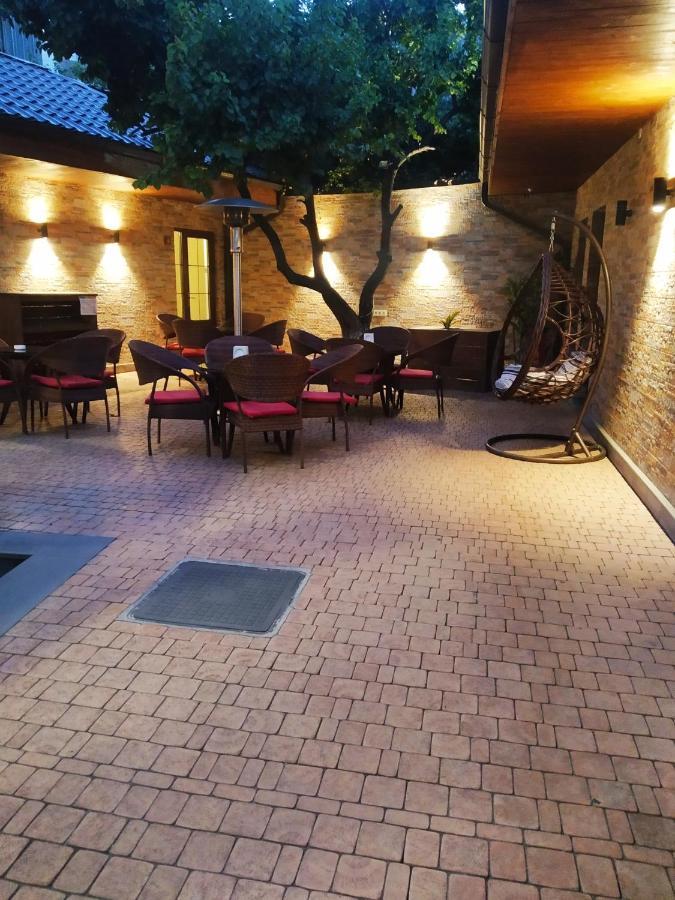 Boutique Living Hotel Ереван Екстериор снимка